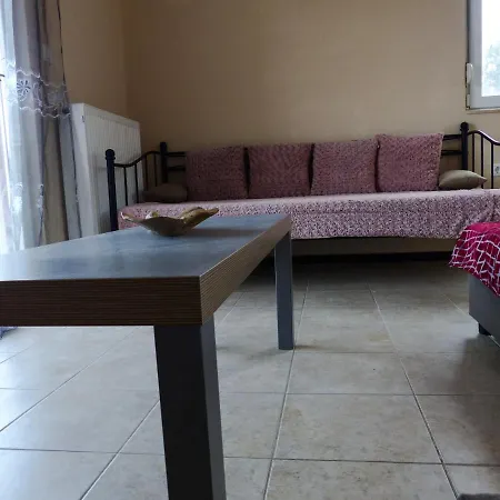 Nikitas 1st Floor Kosz